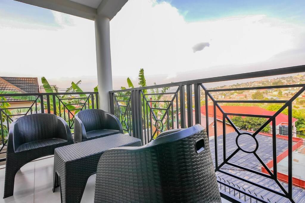 קיגאלי Ultra Modern Apartment In Nyarutarama מראה חיצוני תמונה