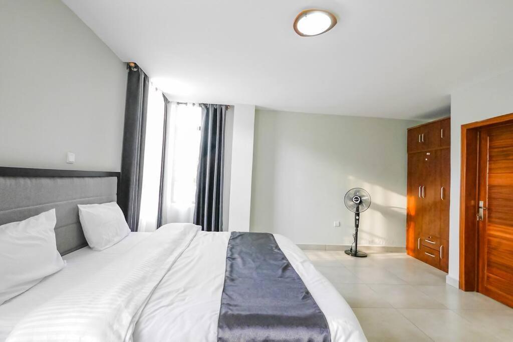 קיגאלי Ultra Modern Apartment In Nyarutarama מראה חיצוני תמונה