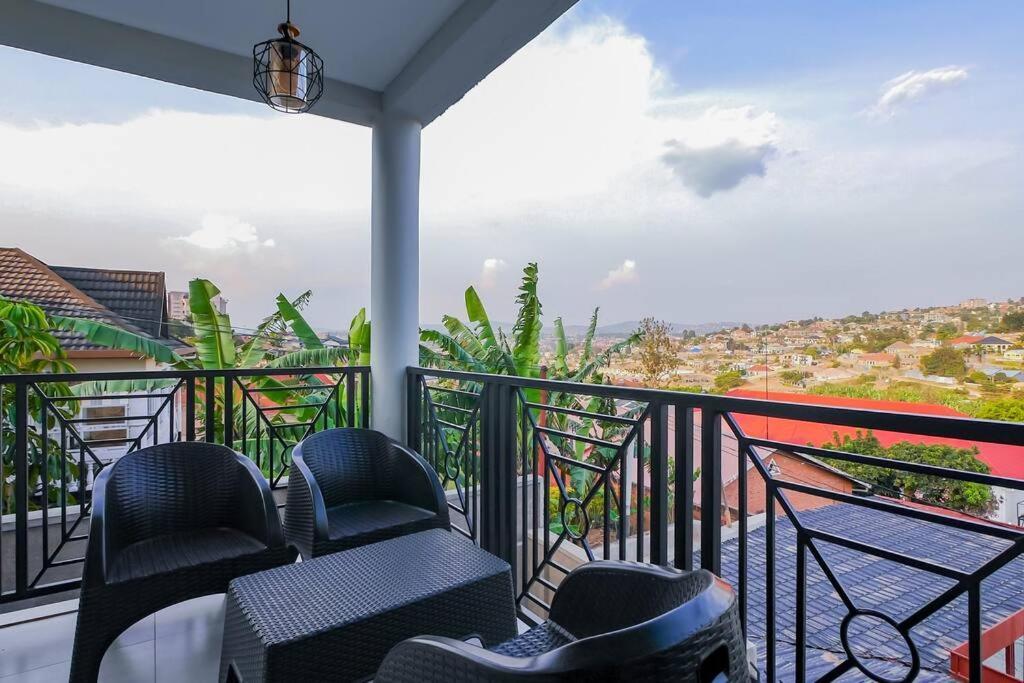 קיגאלי Ultra Modern Apartment In Nyarutarama מראה חיצוני תמונה
