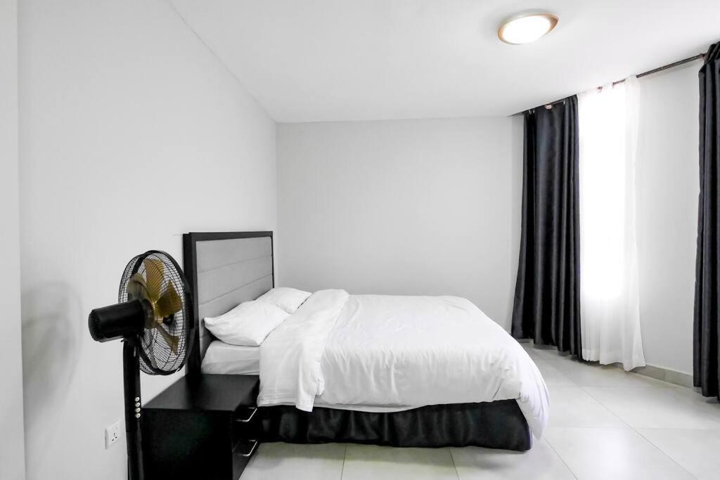 קיגאלי Ultra Modern Apartment In Nyarutarama מראה חיצוני תמונה
