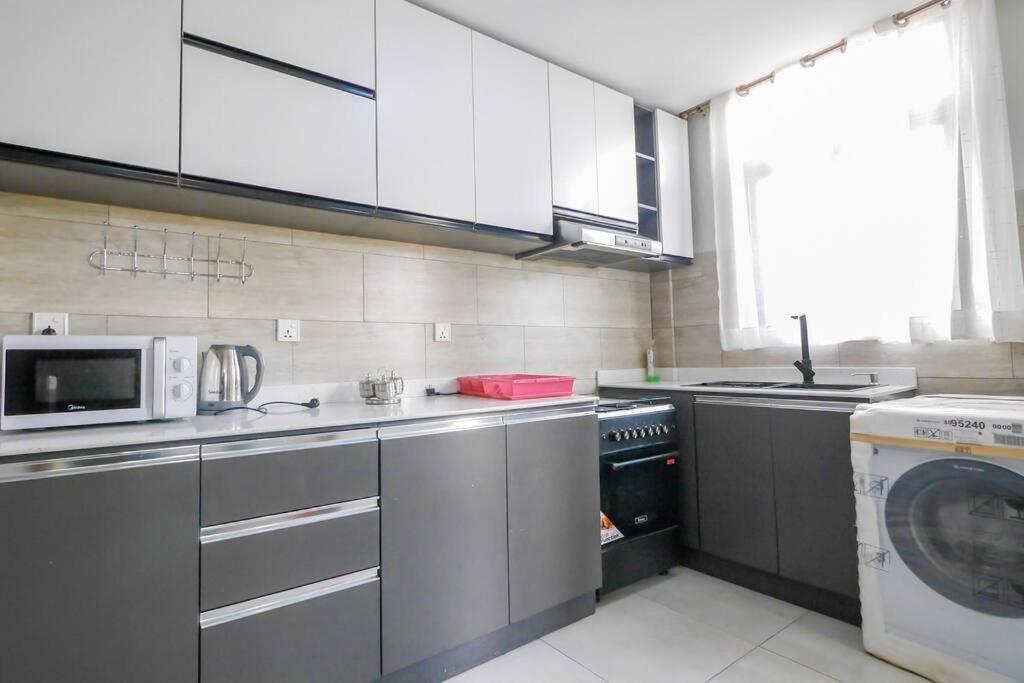 קיגאלי Ultra Modern Apartment In Nyarutarama מראה חיצוני תמונה