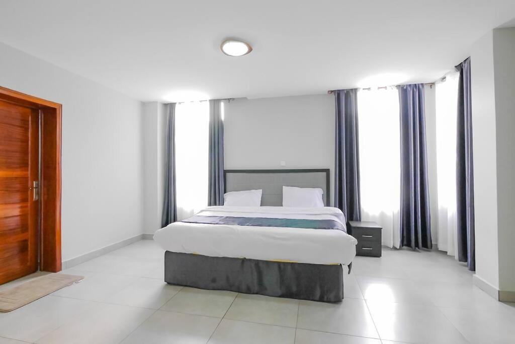 קיגאלי Ultra Modern Apartment In Nyarutarama מראה חיצוני תמונה